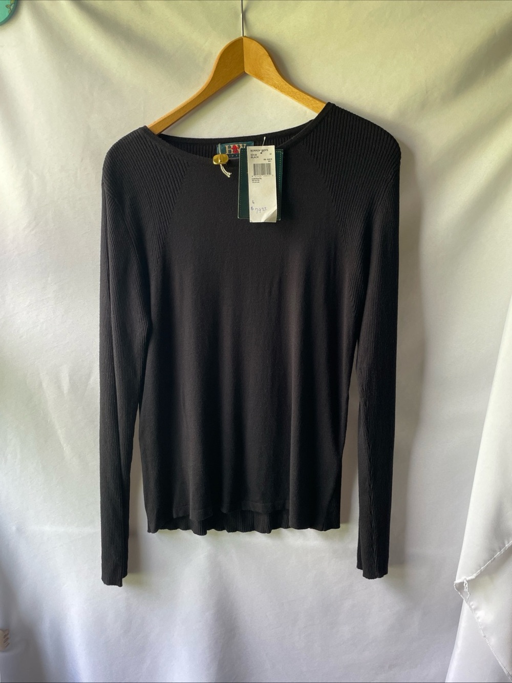 NWT HW New York Women’s Long Sleeve Ribbed Top - Black